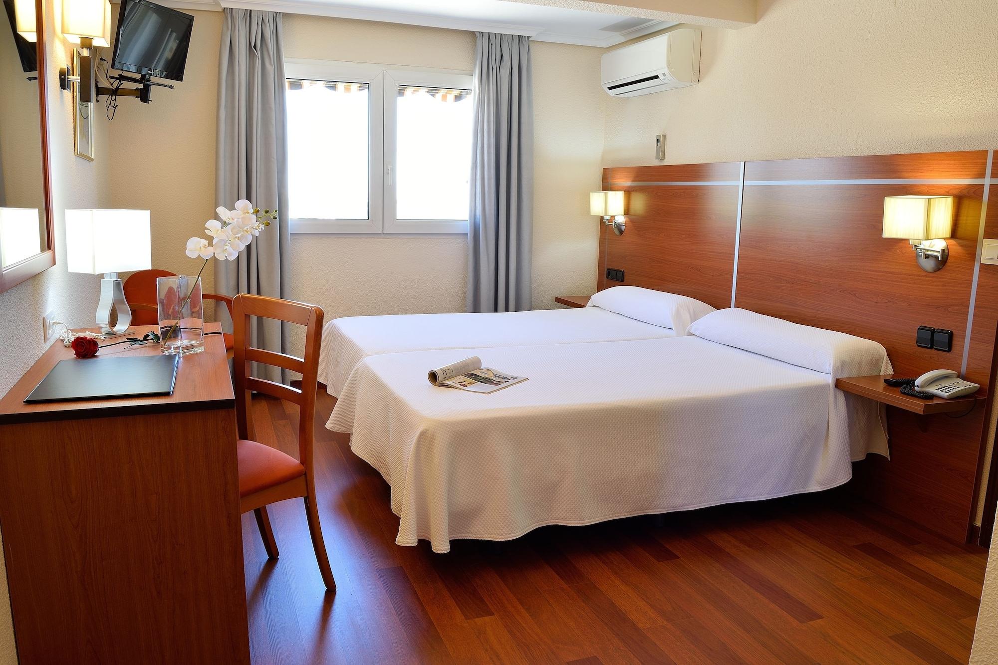 Hotel Mari Carmen Гвадикс Экстерьер фото