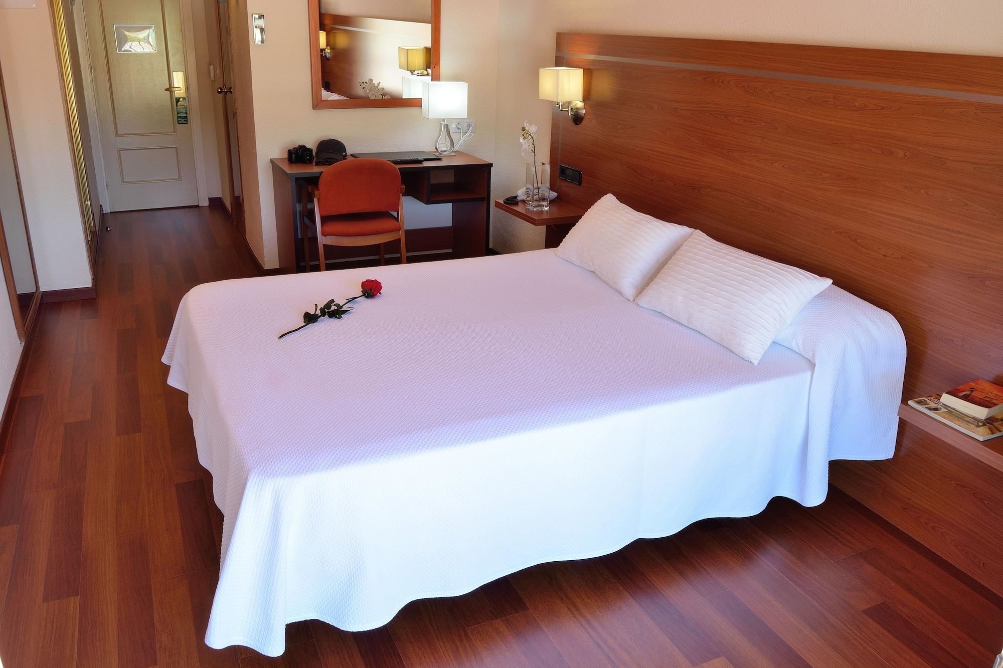 Hotel Mari Carmen Гвадикс Экстерьер фото
