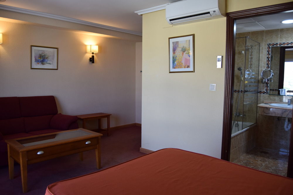 Hotel Mari Carmen Гвадикс Экстерьер фото