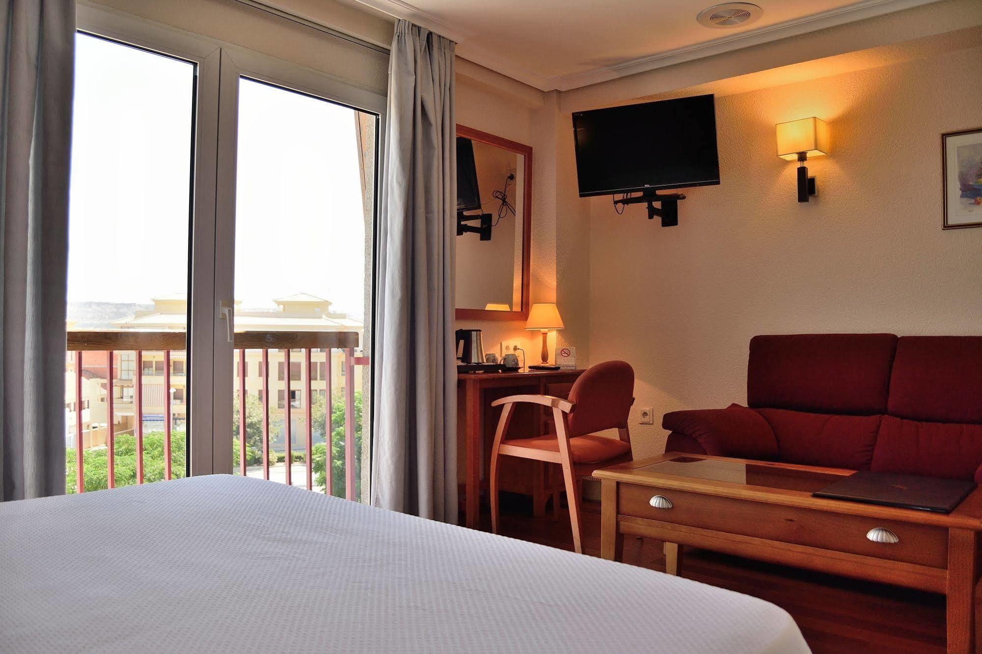 Hotel Mari Carmen Гвадикс Экстерьер фото