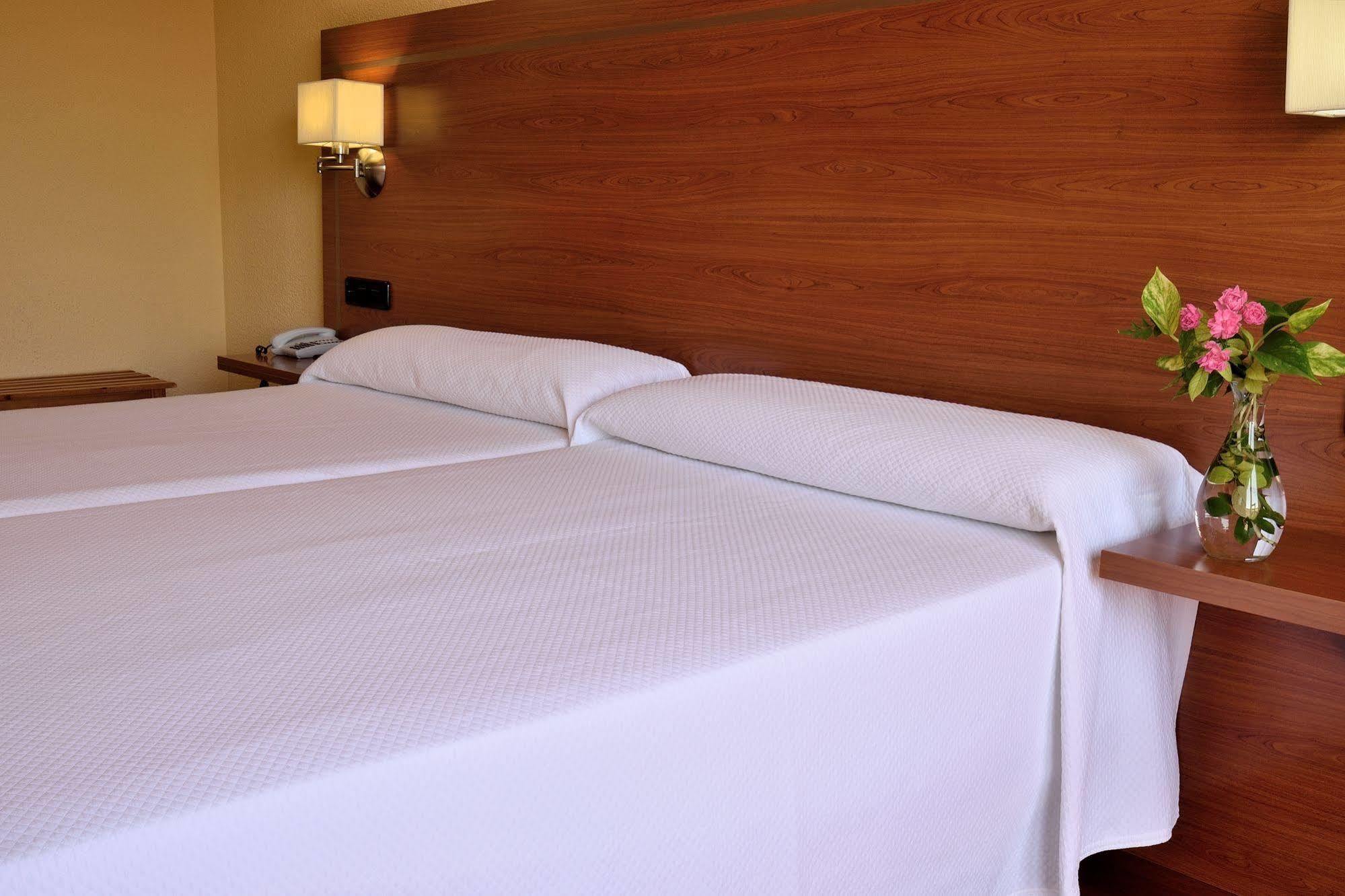 Hotel Mari Carmen Гвадикс Экстерьер фото