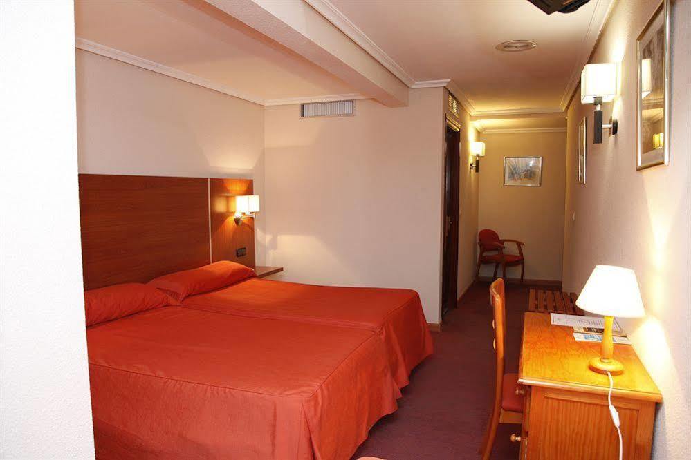 Hotel Mari Carmen Гвадикс Экстерьер фото